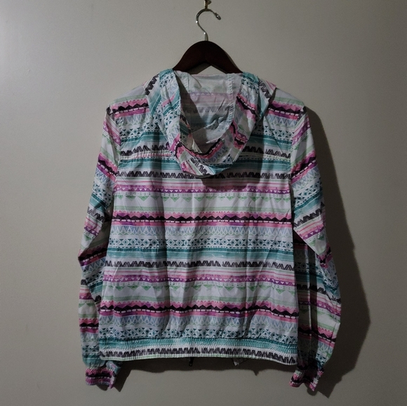 Girls Abstract Wind Breakera - Picture 4 of 4